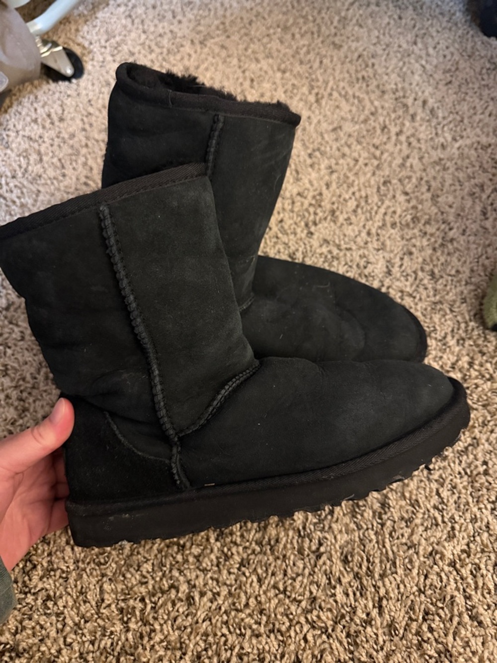 Black Women’s Classic Short UGG Shearling Boots Size 8